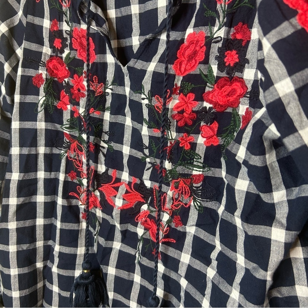 Crown & Ivy Navy Checkered Blouse Size Large - Picture 5 of 8